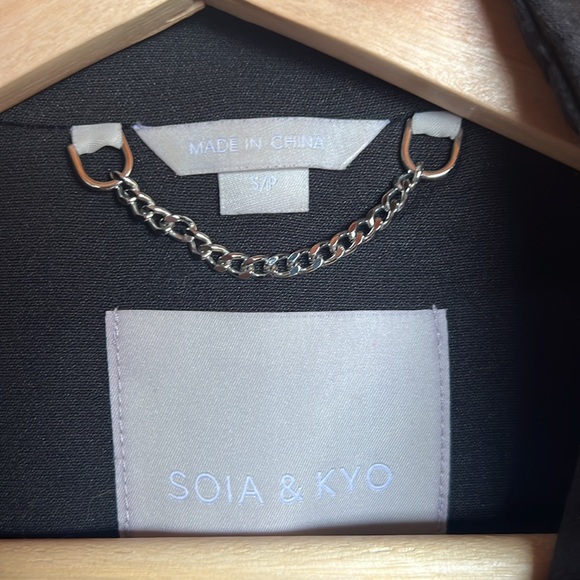 NWOT Soia & Kyo Long Line Flowy Crepe Vest - Picture 3 of 10